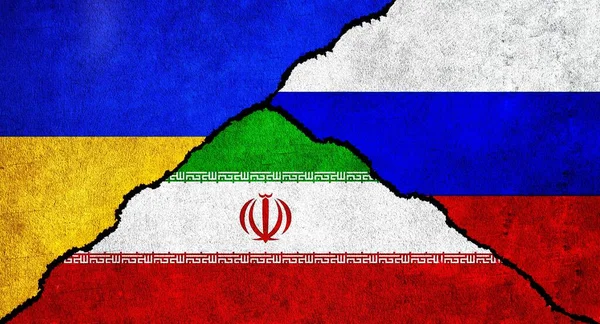 俄罗斯 乌克兰和伊朗一道在墙上挂着国旗 俄罗斯 伊朗和乌克兰之间的外交关系 — 图库照片