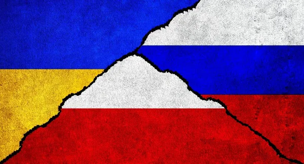 俄罗斯 乌克兰和波兰一起在墙上挂着国旗 俄罗斯 波兰和乌克兰之间的外交关系 — 图库照片