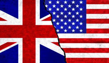 Kırık duvarda ABD ve İngiltere bayrakları var. Amerika Birleşik Devletleri ve Birleşik Krallık arasındaki diplomatik ilişkiler. Büyük Britanya ve ABD bayrakları