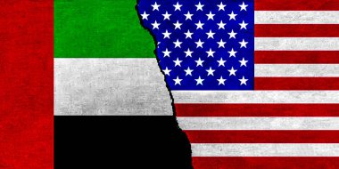 ABD ve BAE bayrağı desenli duvarda birlikte. Birleşik Arap Emirlikleri ile Amerika Birleşik Devletleri arasındaki ilişkiler