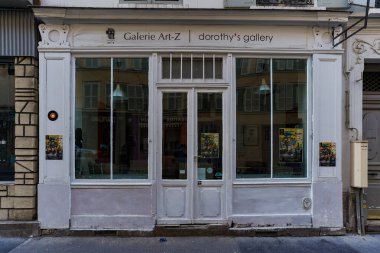 03 / 03 / 2023 - butik Paris tipiği, ancienne devanture trade caise, cephe de magasin, rue europeenne, modele de devanture trade 