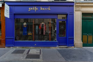 03 / 03 / 2023 - butik Paris tipiği, ancienne devanture trade caise, cephe de magasin, rue europeenne, modele de devanture trade 