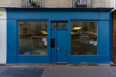 03 / 03 / 2023 - butik Paris tipiği, ancienne devanture trade caise, cephe de magasin, rue europeenne, modele de devanture trade 