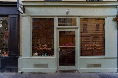 03 / 03 / 2023 - butik Paris tipiği, ancienne devanture trade caise, cephe de magasin, rue europeenne, modele de devanture trade 