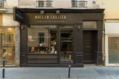 03 / 03 / 2023 - butik Paris tipiği, ancienne devanture trade ciale francaise, modele de vitrine, devanture de magasin Europeen