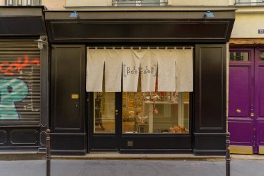 03 / 03 / 2023 - butik Paris tipiği, ancienne devanture trade ciale francaise, modele de vitrine, devanture de magasin Europeen