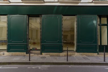 03 / 03 / 2023 - butik Paris tipiği, ancienne devanture trade ciale francaise, modele de vitrine, devanture de magasin Europeen
