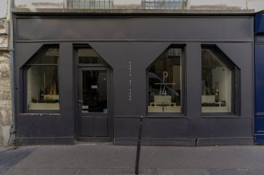 03 / 03 / 2023 - butik Paris tipiği, ancienne devanture trade ciale francaise, modele de vitrine, devanture de magasin Europeen