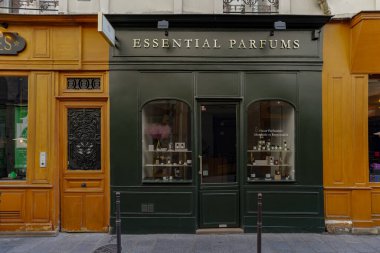 03 / 03 / 2023 - ön cephe Parisienne typique, ancienne devanture trade, butik francaise, modele de facade de magasin europeen