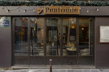 03 / 03 / 2023 - ön cephe Parisienne typique, ancienne devanture trade, butik francaise, modele de facade de magasin europeen