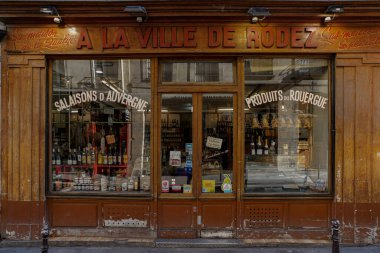 03 / 03 / 2023 - ön cephe Parisienne typique, ancienne devanture trade, butik francaise, modele de facade de magasin europeen