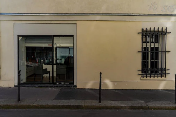 2023 Boutique Parisienne Typique Ancienne Devanture Commerciale Francaise Modele Vitrine — Stock Photo, Image