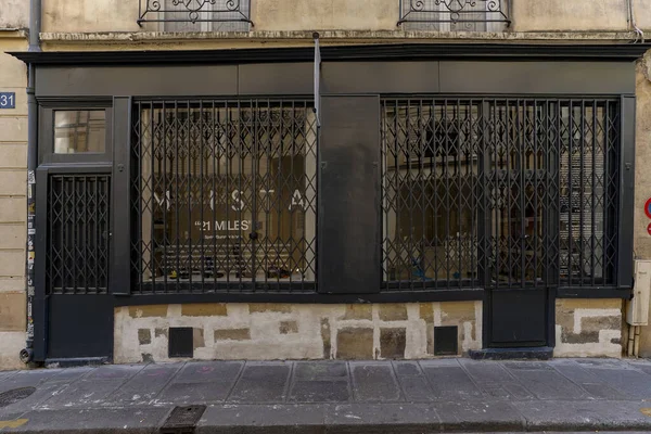 2023 Boutique Parisienne Typique Ancienne Devanture Commerciale Francaise Modele Vitrine — Stock fotografie