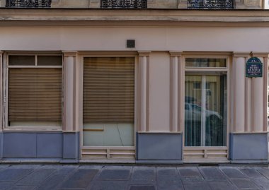 03 / 03 / 2023 - ön cephe Parisienne typique, ancienne devanture trade, butik francaise, modele de facade de magasin europeen