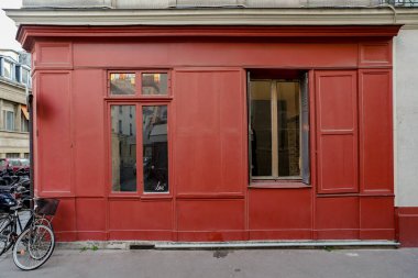 03 / 03 / 2023 - ön cephe Parisienne typique, ancienne devanture trade, butik francaise, modle de cepade de magasin europeen