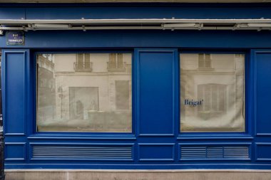 03 / 03 / 2023 - ön cephe Parisienne typique, ancienne devanture trade, butik francaise, modle de cepade de magasin europeen