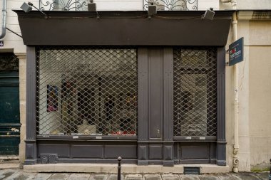 03 / 03 / 2023 - ön cephe Parisienne typique, ancienne devanture trade, butik francaise, modle de cepade de magasin europeen