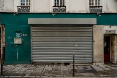 03 / 03 / 2023 - ön cephe Parisienne typique, ancienne devanture trade, butik francaise, modle de cepade de magasin europeen