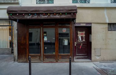 03 / 03 / 2023 - ön cephe Parisienne typique, ancienne devanture trade, butik francaise, modle de cepade de magasin europeen