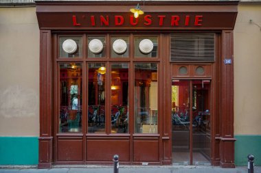 03 / 03 / 2023 - ön cephe Parisienne typique, ancienne devanture trade, butik francaise, modle de cepade de magasin europeen