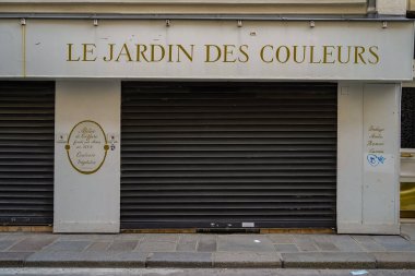 03 / 03 / 2023 - devanture ancienne europeenne, butik francaise, vitrin ticareti, cephe de magasin parisien typique et ancien