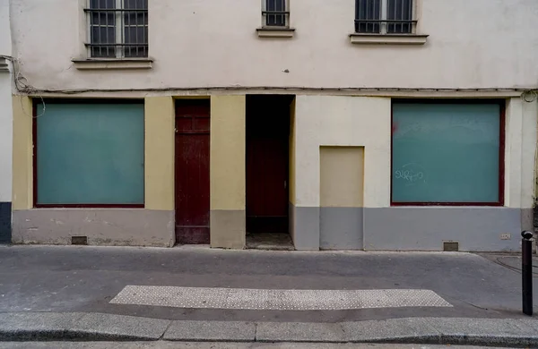 2023 Facade Parisienne Typique Ancienne Devanture Commerciale Boutique Francaise Modle Stok Gambar Bebas Royalti