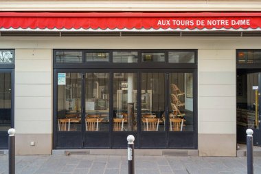 03 / 03 / 2023 - devanture ancienne europeenne, butik francaise, vitrin ticareti, cephe de magasin parisien typique et ancien