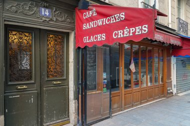 03 / 03 / 2023 - devanture ancienne europeenne, butik francaise, vitrin ticareti, cephe de magasin parisien typique et ancien