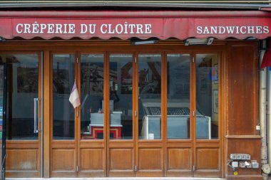 03 / 03 / 2023 - devanture ancienne europeenne, butik francaise, vitrin ticareti, cephe de magasin parisien typique et ancien