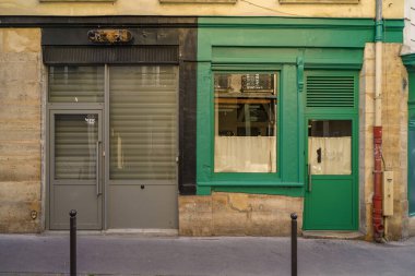 03 / 03 / 2023 - devanture ancienne europeenne, butik francaise, vitrin ticareti, cephe de magasin parisien typique et ancien