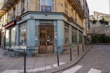 03 / 03 / 2023, vitrine Parisienne, devanture trade de magasin francais ancien, modele de devanture europeenne, butik typique des rues de Paris