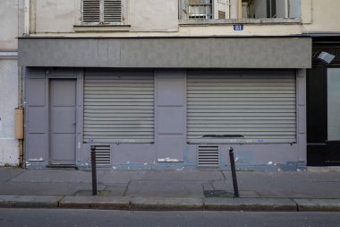 03 / 03 / 2023 - ancienne devanture parisienne typique, modle de butique europenne, faade de magasin franais Ancien