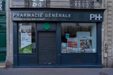03 / 03 / 2023 - ancienne devanture parisienne typique, modle de butique europenne, faade de magasin franais Ancien