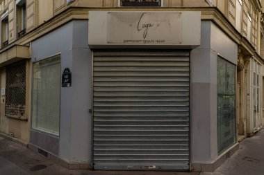 03 / 03 / 2023 - ancienne devanture parisienne typique, modle de butique europenne, faade de magasin franais Ancien
