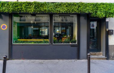 03 / 03 / 2023 - Devanture ticari franaise, butik Paris tipiği, modle de faade ticari eurciale europenne, devanture ancienne