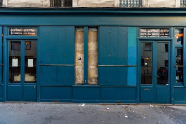 03 / 03 / 2023 - Devanture ticari franaise, butik Paris tipiği, modle de faade ticari eurciale europenne, devanture ancienne