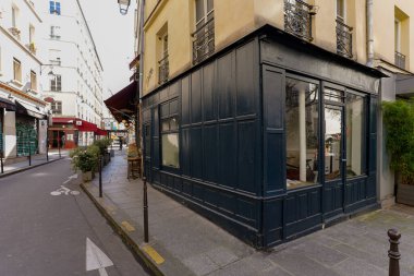 03 / 03 / 2023 - Devanture ticari franaise, butik Paris tipiği, modle de faade ticari eurciale europenne, devanture ancienne