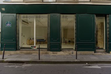 03 / 03 / 2023 - Devanture ticari franaise, butik Paris tipiği, modle de faade ticari eurciale europenne, devanture ancienne