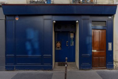 03 / 03 / 2023 - Devanture ticari franaise, butik Paris tipiği, modle de faade ticari eurciale europenne, devanture ancienne