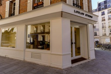 03 / 03 / 2023 - Devanture ticari franaise, butik Paris tipiği, modle de faade ticari eurciale europenne, devanture ancienne