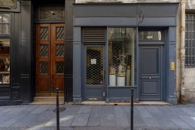 03 / 03 / 2023 - Devanture ticari franaise, butik Paris tipiği, modle de faade ticari eurciale europenne, devanture ancienne