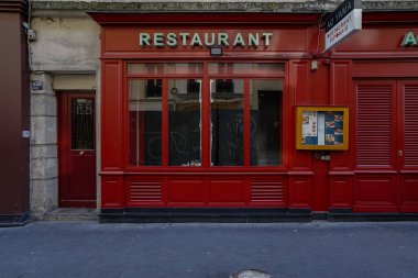 03 / 03 / 2023 - butik Paris tipiği, devanture ancienne de magasin parisien, modle de vitrine trade vintage europenne 