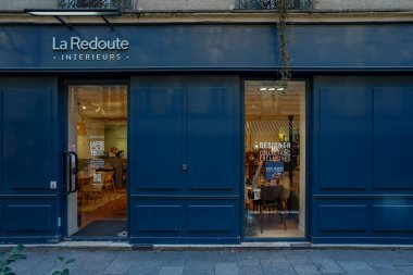 03 / 03 / 2023 - butik Paris tipiği, devanture ancienne de magasin parisien, modle de vitrine trade vintage europenne 