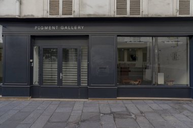 03 / 03 / 2023 - butik Paris tipiği, devanture ancienne de magasin parisien, modle de vitrine trade vintage europenne 