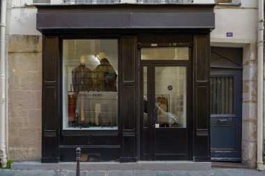 03 / 03 / 2023 - Devanture Parisienne typique, Ancien trade, devanture de magasin Europen et Franais, modle de vitrine ancienne 
