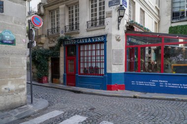 03 / 03 / 2023 - devanture ancienne typique de Paris, modle de butique vintage pour design, vieille faade trade ciale de Franaise