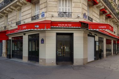 03 / 03 / 2023 - devanture ancienne typique de Paris, modle de butique vintage pour design, vieille faade trade ciale de Franaise