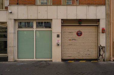 03 / 03 / 2023 - tipik Paris mağazası, Fransız butik cephesi, modle de trade