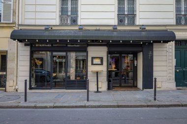 Devanture typique parisienne, ticaret, sode de butique et vitrine .modle pour graphique