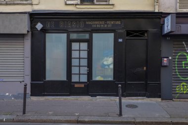 Devanture typique parisienne, ticaret, sode de butique et vitrine .modle pour graphique
